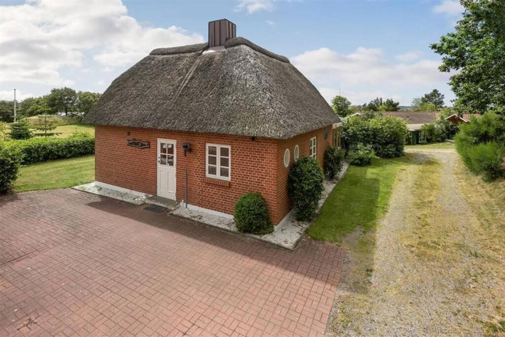 Thatched Holiday Home In Struer, Jutland With A View المظهر الخارجي الصورة
